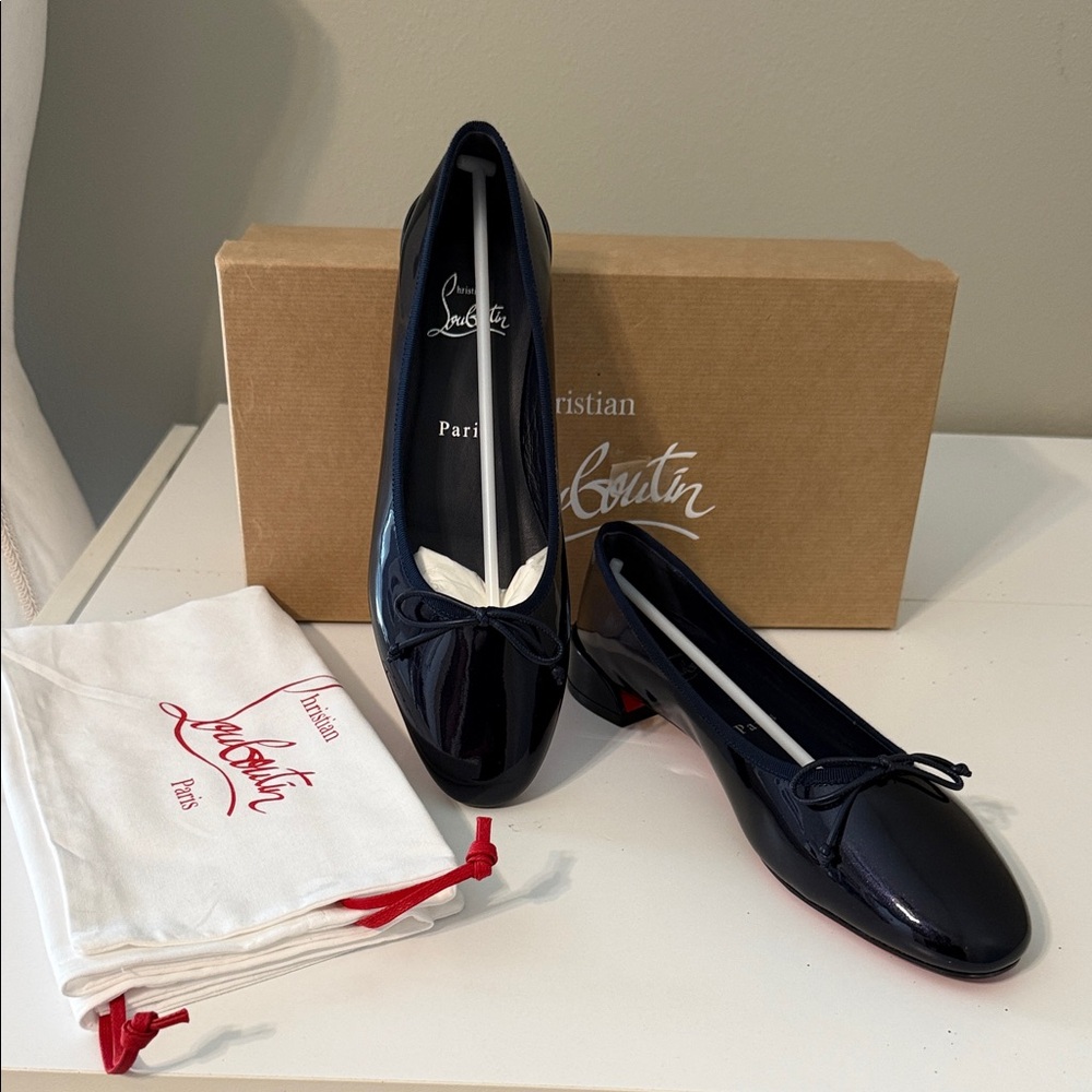 Christian Louboutin Sweetie Jane Dark navy Patent Flats